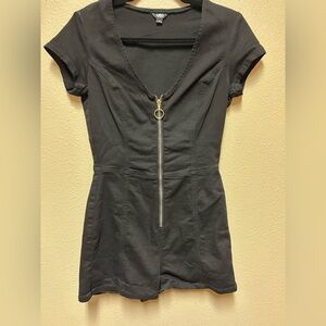 GBG Los Angeles Black zipper front romper